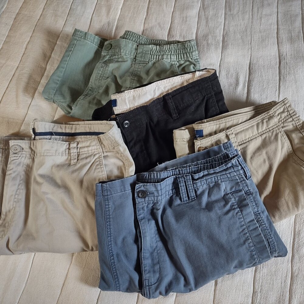 Huge Lot of (5) Men's Cargo Shorts- Size 38 Waist!